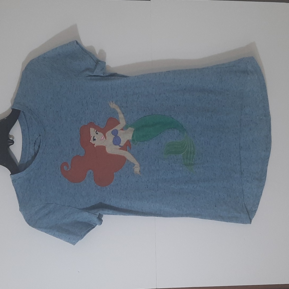 Little Mermaid Disney t-shirt size small